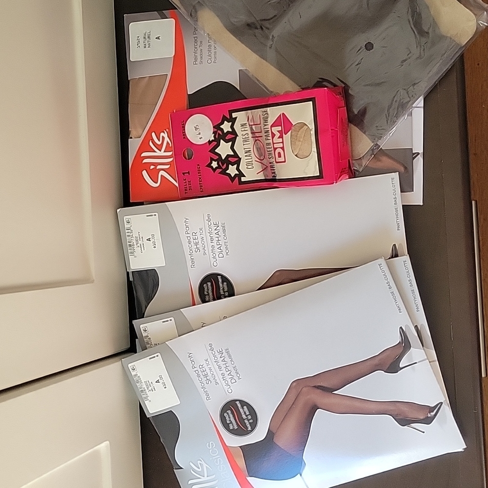 8 pairs of new nylons